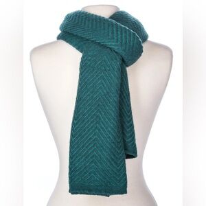 Oversized Scarf/ Shawl  Chevron pattern very soft  and warm NWT